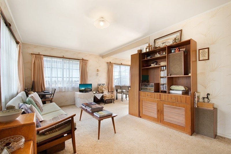 1/215 Waitemata Drive, Ranui, Auckland - Carousel 2