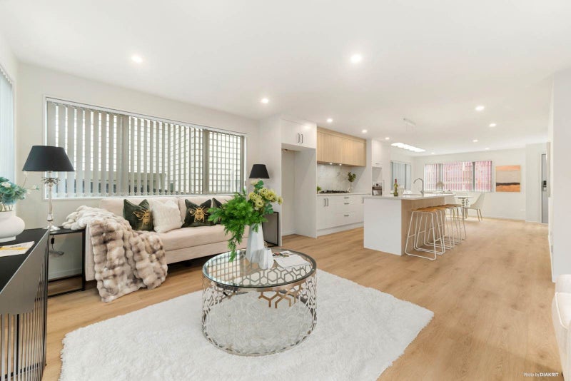 12A Diana Drive, Glenfield, Auckland - Carousel 2