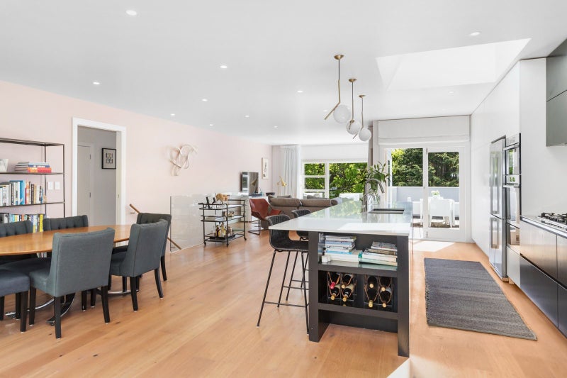 23 Apihai Street, Orakei, Auckland - Carousel 2