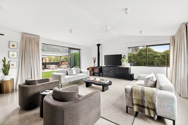 6 McDonald Street, Wanaka, Queenstown Lakes - Carousel 2