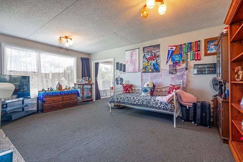 2 Anakiwa Street, Kelvin Grove, Palmerston North - Carousel 2