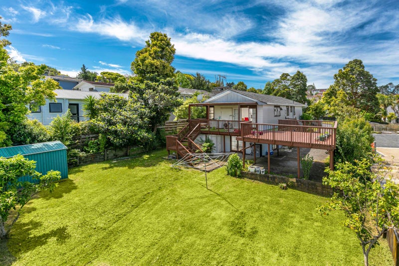 15 Lavery Place, Sunnynook, Auckland - Carousel 1