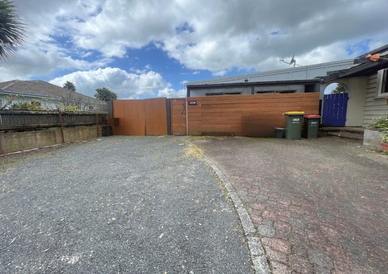 392 Ulster Street, Beerescourt, Hamilton - Carousel 13