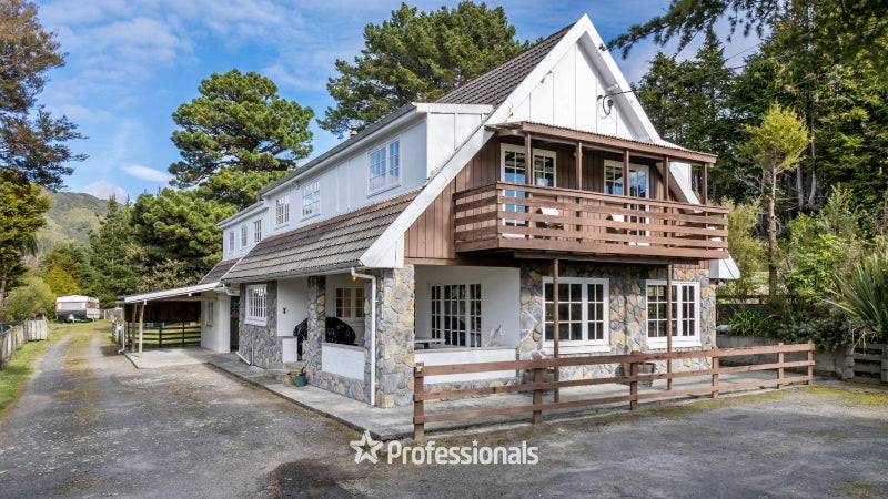 54A Kaitoke Loop Road, Kaitoke, Upper Hutt - Carousel 1