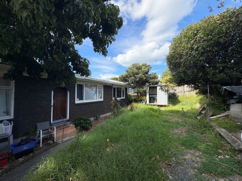 19 Sherwood Avenue, Te Atatu South, Auckland - Carousel 2