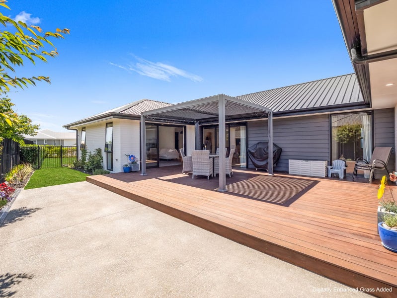 8 Whitehorn Drive, Lincoln, Lincoln - Carousel 1