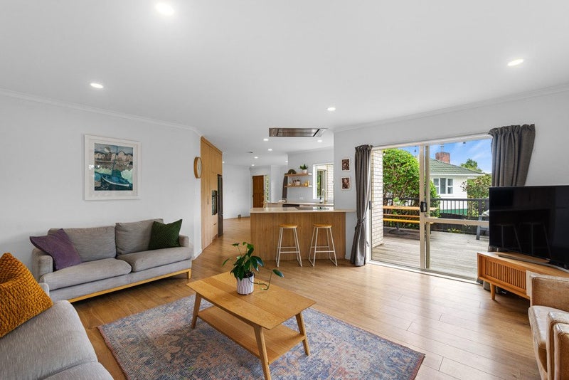 6A Fayette Place, Te Atatu South, Auckland - Carousel 2