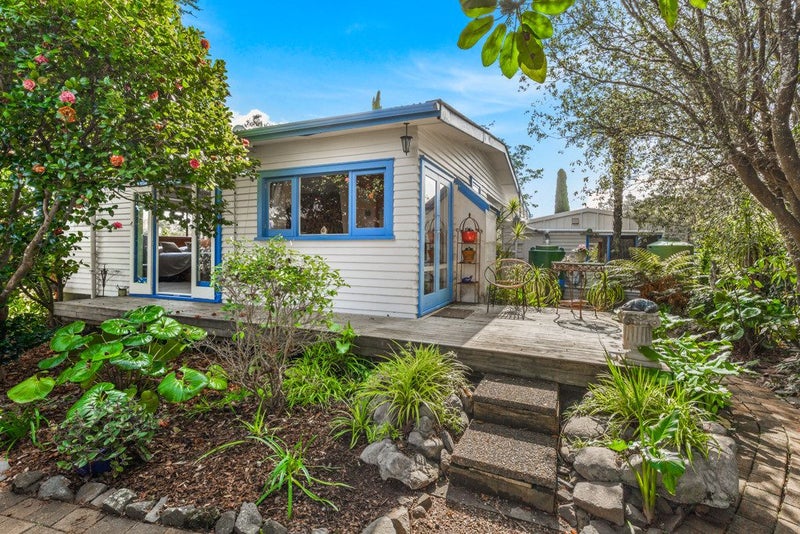 32 Ferry Parade, Herald Island, Auckland - Carousel 2