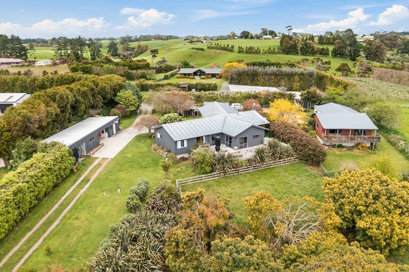 14 Arthur Road, Paraite, New Plymouth - Carousel 1