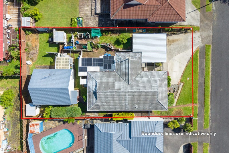 8 Jillteresa Crescent, Half Moon Bay, Auckland - Carousel 1