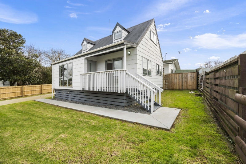 7 Litchfield Place, Clarks Beach, Clarks Beach - Carousel 1