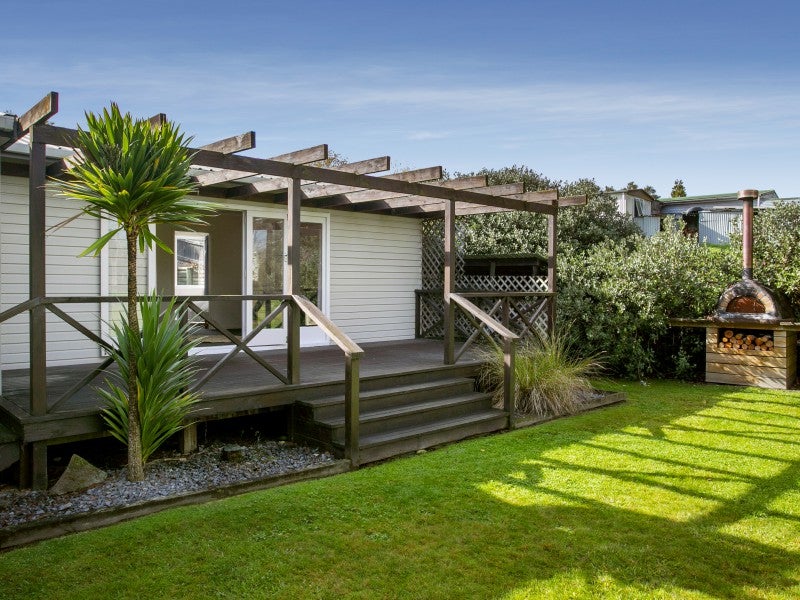 979 River Road, Broadlands - Carousel 1