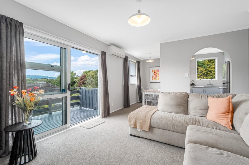 12 Halyard Place, Whitby, Porirua - Carousel 1