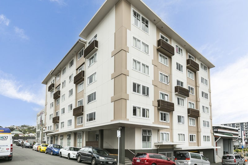 112/12 Martin Square, Te Aro, Wellington - Carousel 1