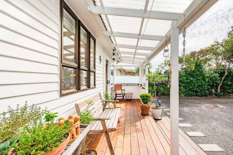 70 Kapiti Road, Paraparaumu - Carousel 1