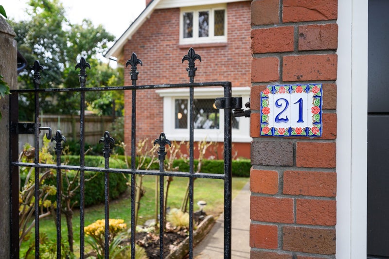 21 Batt Street, West End, Palmerston North - Carousel 2