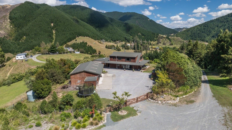 11 Mead Road, Brightwater, Tasman, Nelson / Tasman - Carousel 2