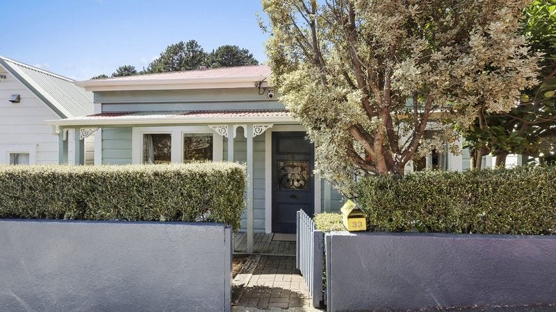 33 Edinburgh Terrace, Berhampore, Wellington - Carousel 1