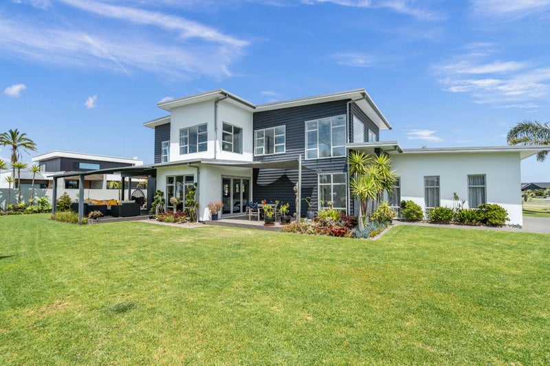 5 Waitemata Drive, One Tree Point - Carousel 2