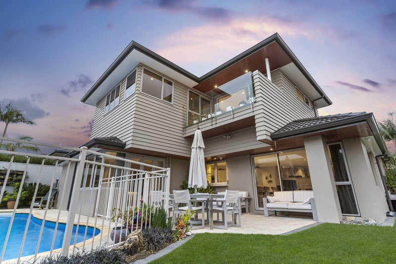 Property Valuation for 49 Loloma Drive, Half Moon Bay, Auckland Trade