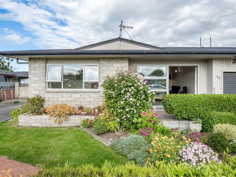 2/90 Napier Road, Havelock North, Havelock North - Carousel 2