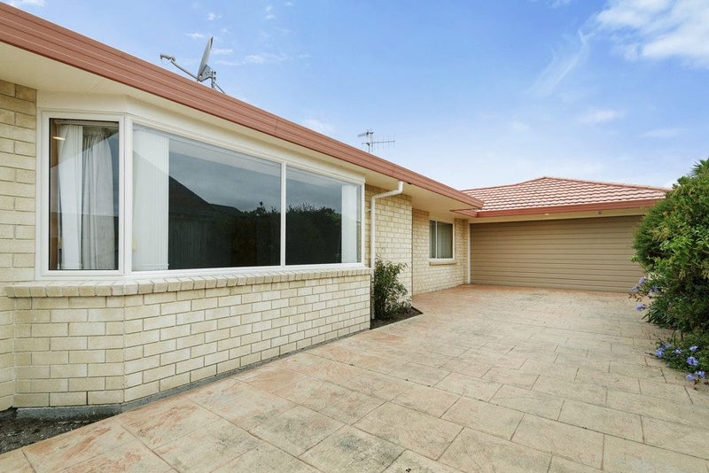 34 Hadleigh Court, Paraparaumu - Carousel 2