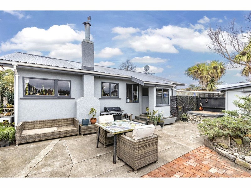 16 Grierson Avenue, Amberley, Amberley - Carousel 1