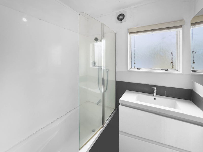 2/14 Chalmers Street, Avondale, Auckland - Carousel 23