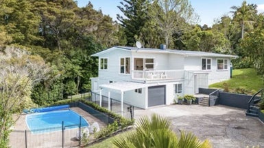 35 McDowell Crescent, Hillcrest, Auckland - Carousel 1
