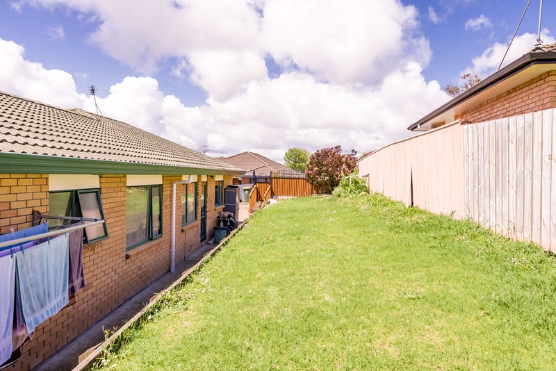 53 Castlefinn Drive, Weymouth, Auckland - Carousel 2