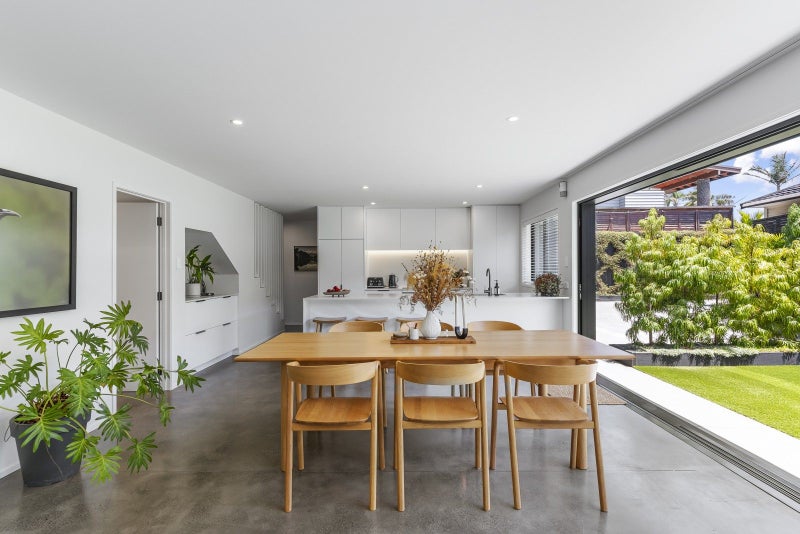 35A Montgomery Avenue, Belmont, Auckland - Carousel 2