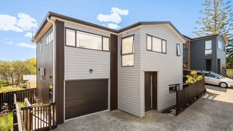 24C Canberra Avenue, Lynfield, Auckland - Carousel 1