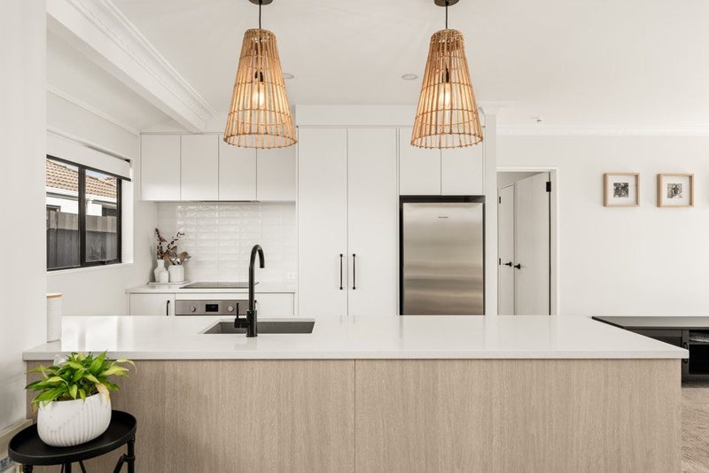 8B Short Street, Otumoetai, Tauranga - Carousel 1