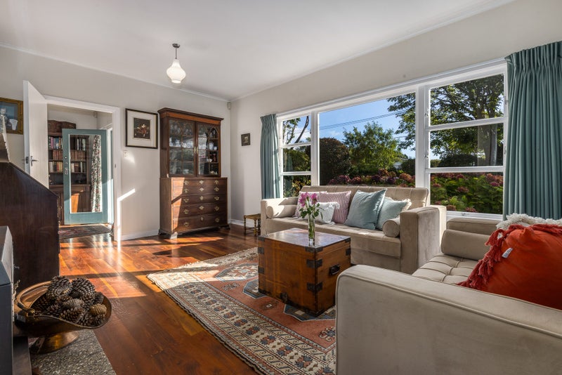 15 Kowhai Grove, Waikanae - Carousel 2