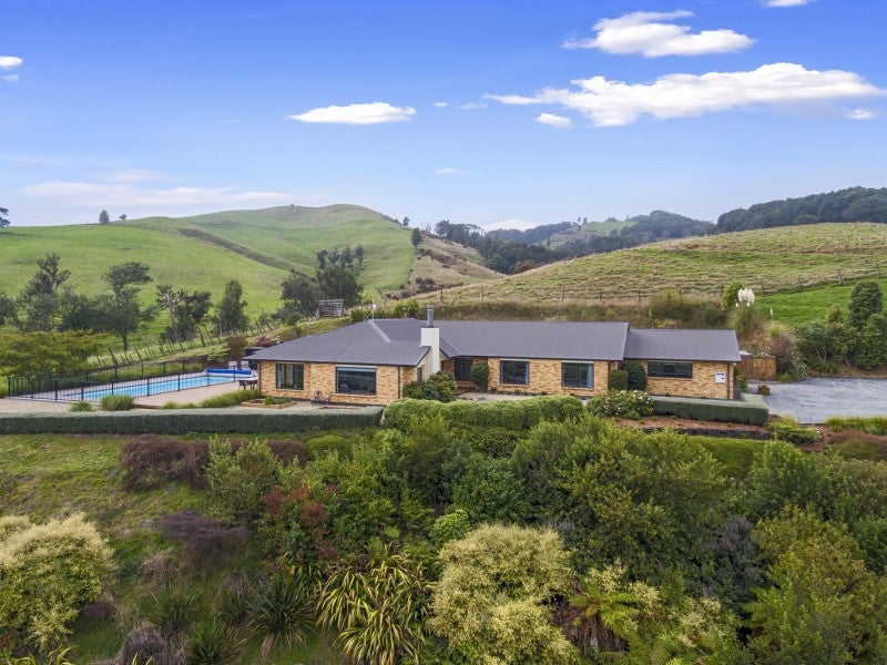 82 Tirohanga Road, Rotoorangi, Cambridge - Carousel 1