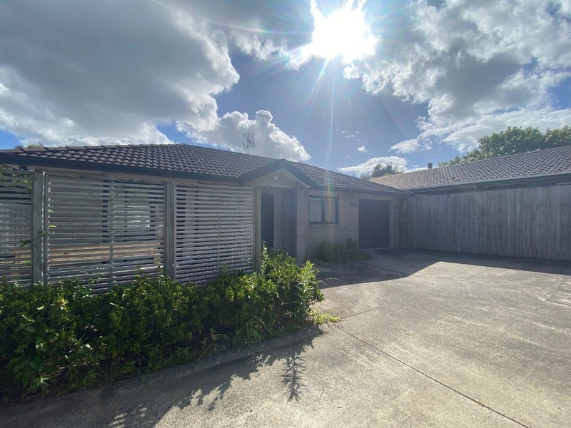 Property Valuation for 2 Fortunes Road, Half Moon Bay, Auckland Trade