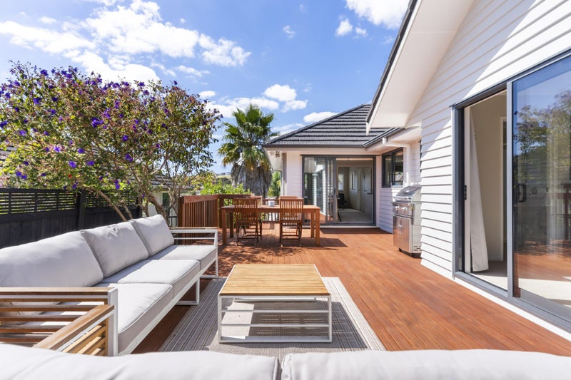 15 Mural Place, Greenhithe, Auckland - Carousel 1