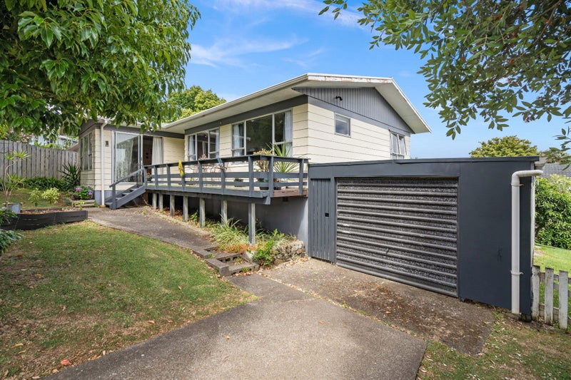 14 Earls Place, Onerahi, Whangarei - Carousel 1