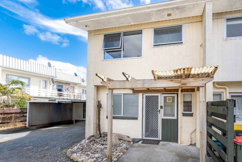 4/9 Union Street, Claudelands, Hamilton - Carousel 1