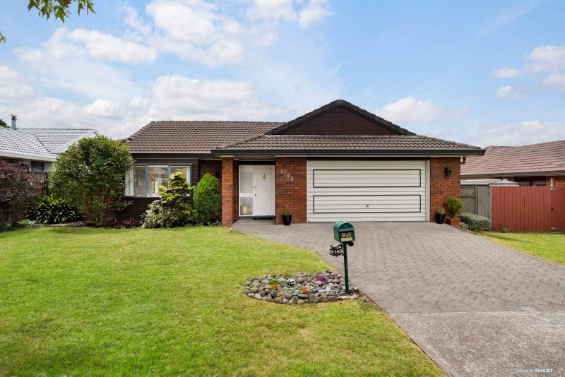 2/143 Millhouse Drive, Golflands, Auckland - Carousel 1