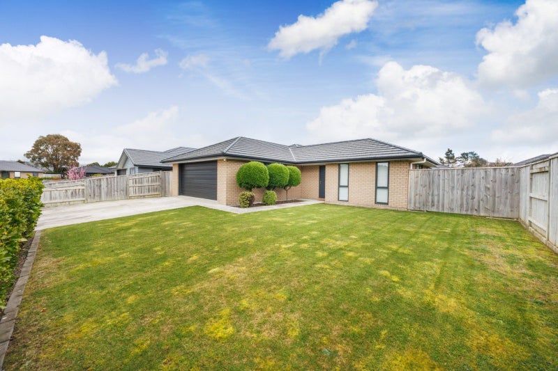 10 Pearl Grove, Ashhurst, Ashhurst - Carousel 1