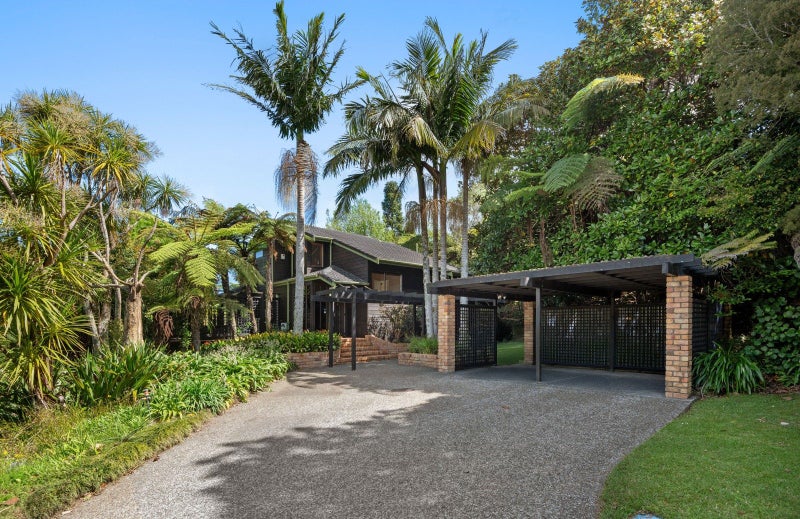19 Atarua Gardens, Waiatarua, Auckland - Carousel 2