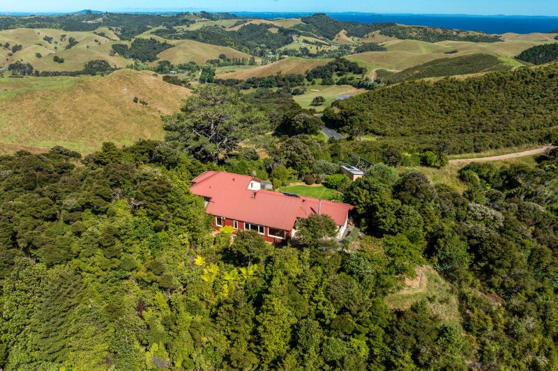 161 Orapiu Road, Waiheke Island, Waiheke Island - Carousel 1