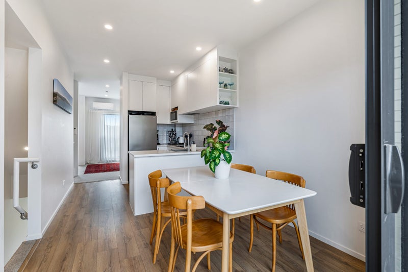 2/28 Westgate Drive, Westgate, Auckland - Carousel 1