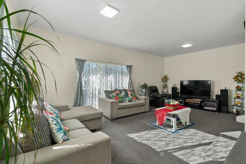 17 Kopara Place, Clendon Park, Auckland - Carousel 2