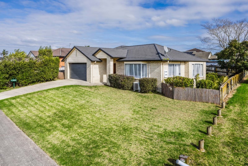 13 Glenross Drive, Wattle Downs, Auckland - Carousel 2