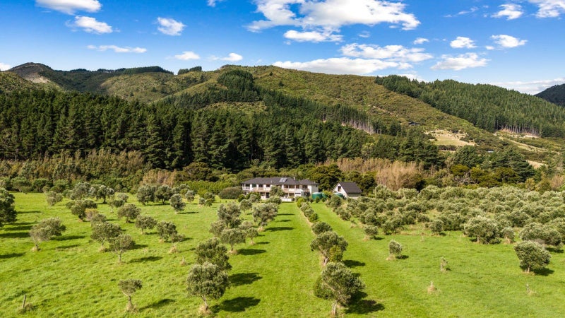 1276 Coast Road, Wainuiomata, Lower Hutt, Wellington - Carousel 1