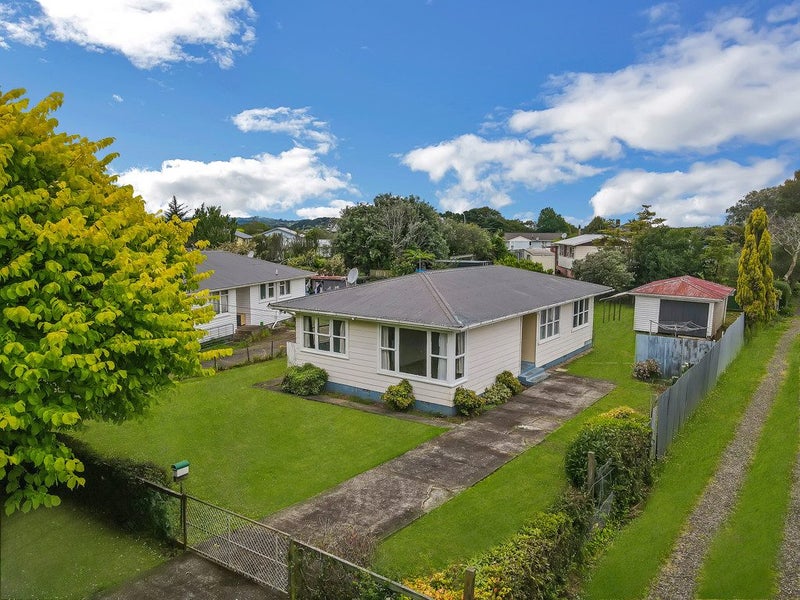 7 Birdwood Road, Pukekohe, Pukekohe - Carousel 1