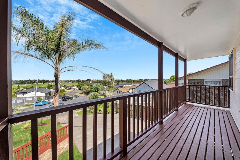 10 Marco Place, Highland Park, Auckland - Carousel 1