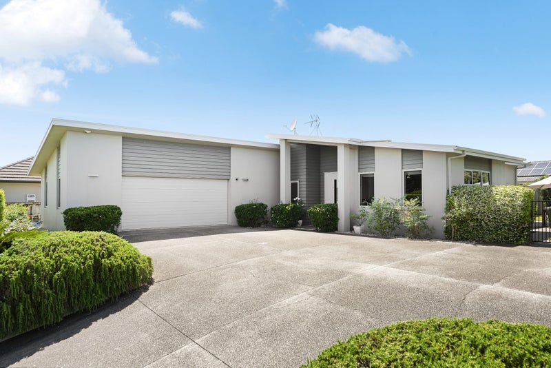 15 Bramber Street, Flagstaff, Hamilton - Carousel 1